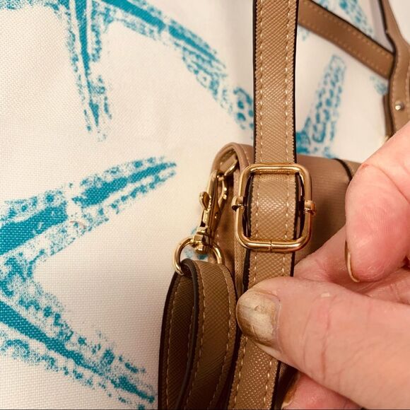 Simply Noelle Phone Crossbody Bag - Picture 9 of 11